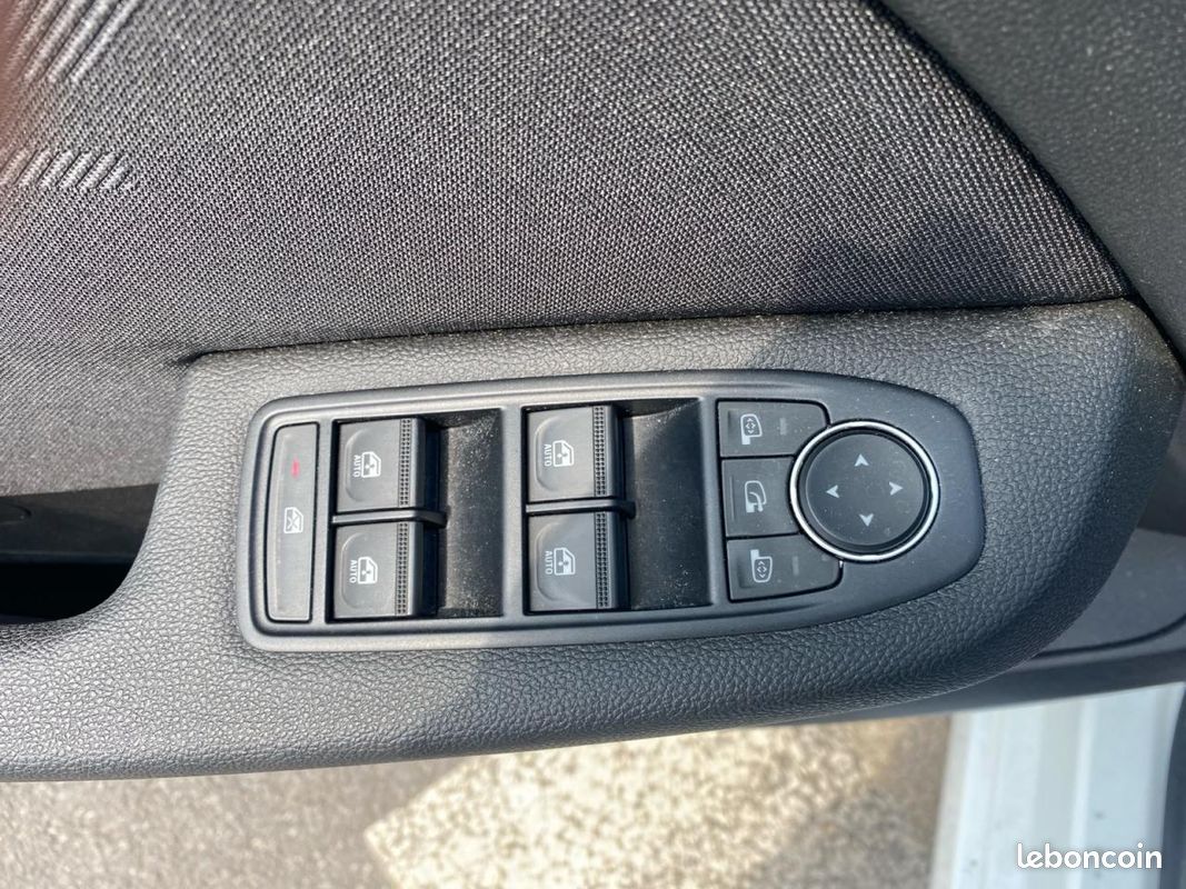 RENAULT CLIO 1.0 Tce - 90 V BERLINE Esprit Alpine PHASE 2 (image 27)