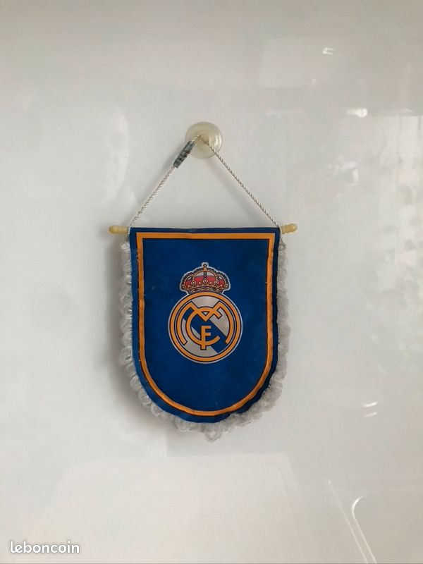 Fanion Officiel Real Madrid Since 1902 - Mini Drapeau Pour Voiture, Chambre 14 X 11,5 Cm - Produit Licencié