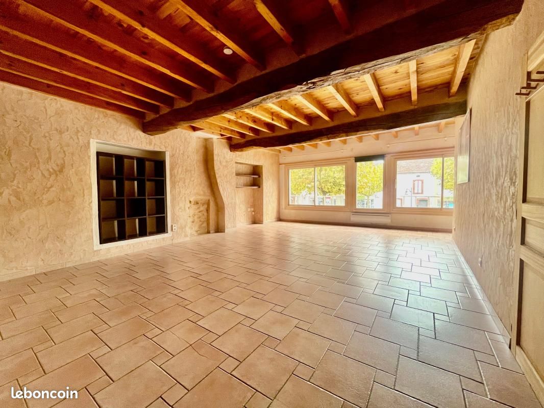 Studio 1 pièce 71 m² (image 1)