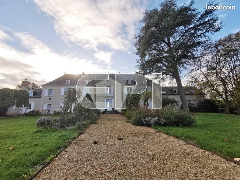 Maison 15 pièces 430 m² · à Razines · 430 m² · 1 378 999 €