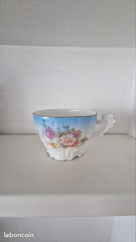 Tasse ancienne en porcelaine de Limoges (image 5)