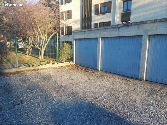 Location garage · à Embrun · 220 €/mois