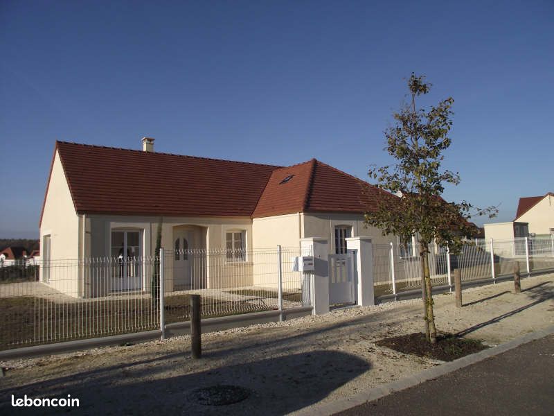 Maison 5 pièces 122 m² · à Villefargeau · 122 m² · 1 097 €/mois