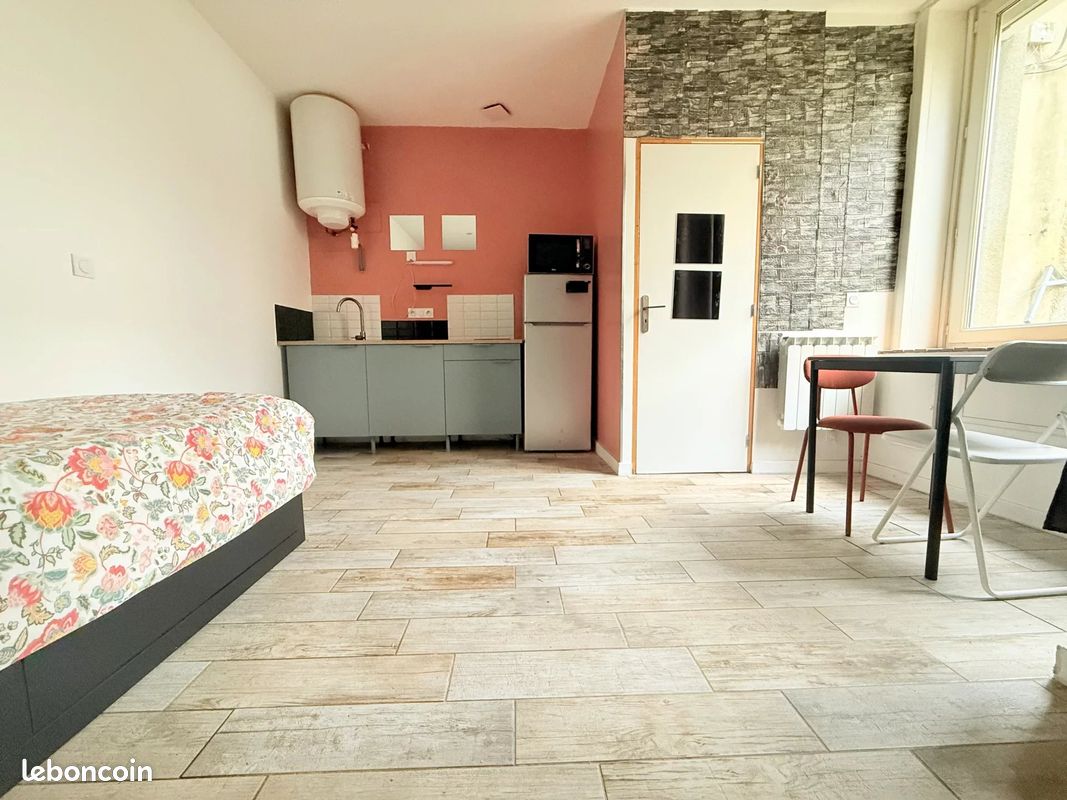 Appartement 1 pièce 18 m² · à Saint-Étienne · 18 m² · 360 €/mois