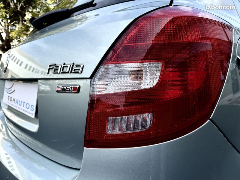 Skoda FABIA 1.2 TSI 105CH ELEGANCE2 DSG7 / 1ÈRE MAIN / REGULATEUR DE VITESSE / RADAR DE RECU (image 16)