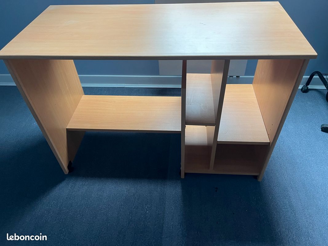 Bureau (image 1)