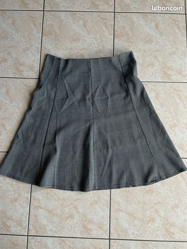 Jupe évasée avec fermeture au dos - Taille 42 (image 2)