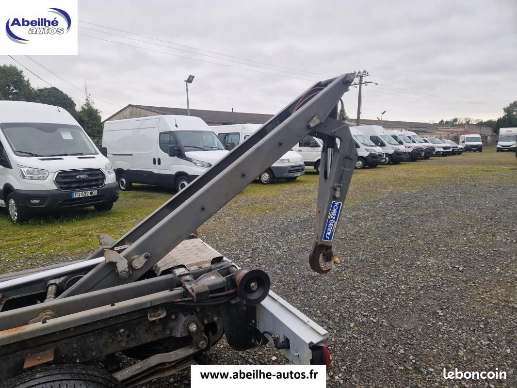 Nissan Cabstar CHASSIS NU POLYBENNE 35/13 2.5 DCI 130CV (image 9)