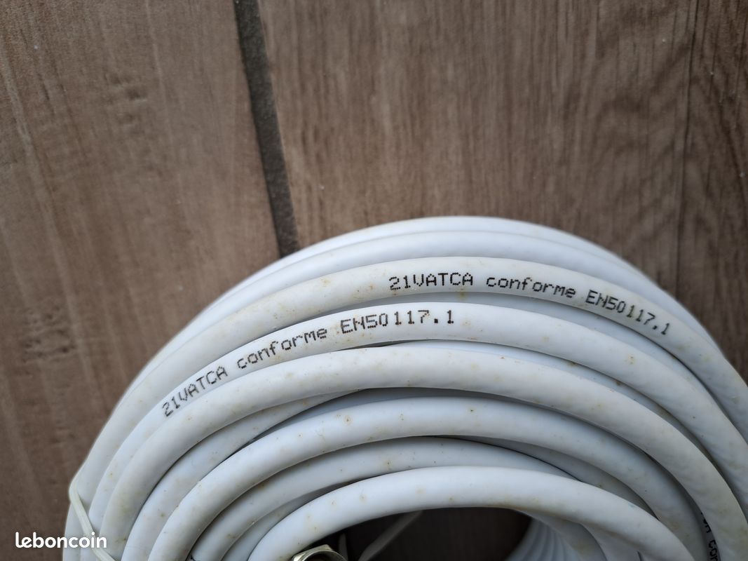 Câble Antenne TV / Satellite Coaxial 21VATCA - Longue portée (image 2)