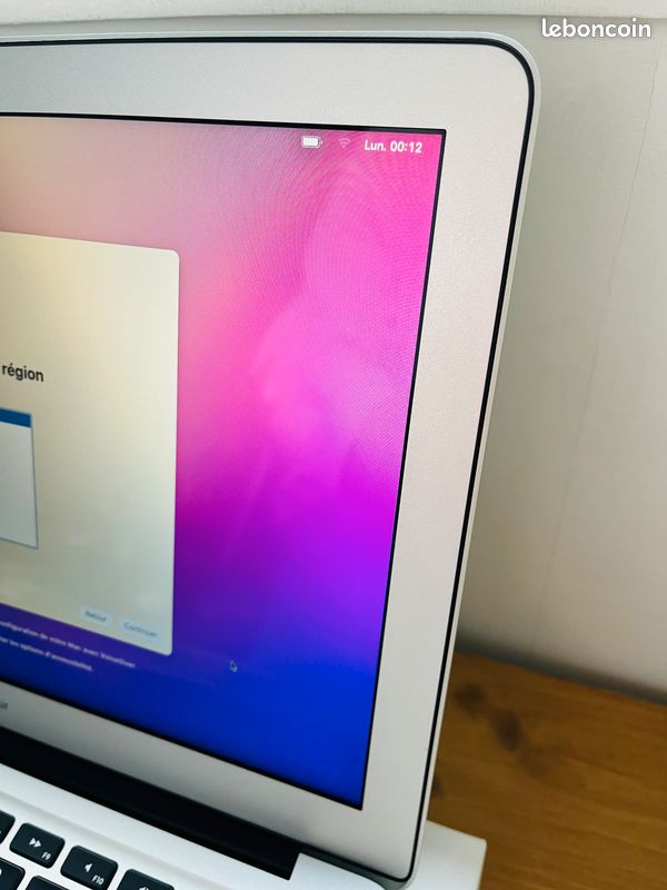 MacBook Air 13 pouces reconditionné avec puce M2, CPU 8 cœurs et GPU 8 cœurs - Minuit - (FR