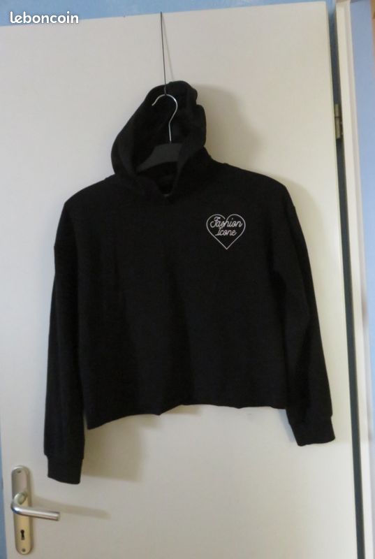 Sweat à capuche noir forme large Mis 2-3 fois 12 ans (image 1)