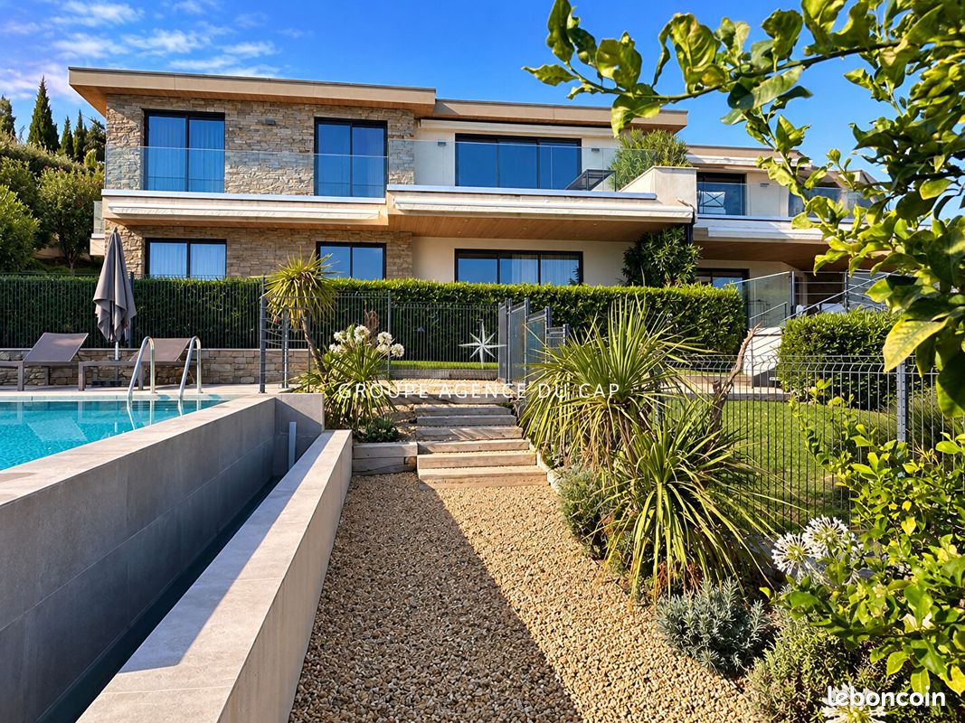 Appartement 4 pièces 104 m² · à Sainte-Maxime · 104 m² · 1 700 000 €
