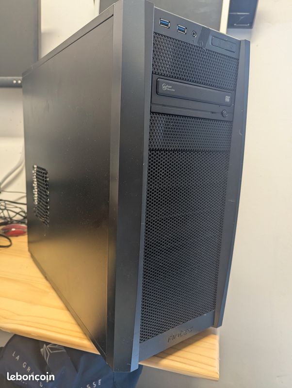 PC tour Antec – i5-7600K / 16Go DDR4 / ASUS B150M-A M.2 / Watercooling / Corsair 550W (sans disque) (image 1)