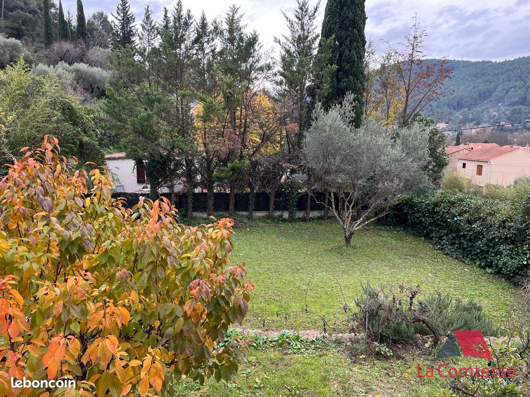 Maison 8 pièces 140 m² · à Solliès-Toucas · 140 m² · 299 000 €