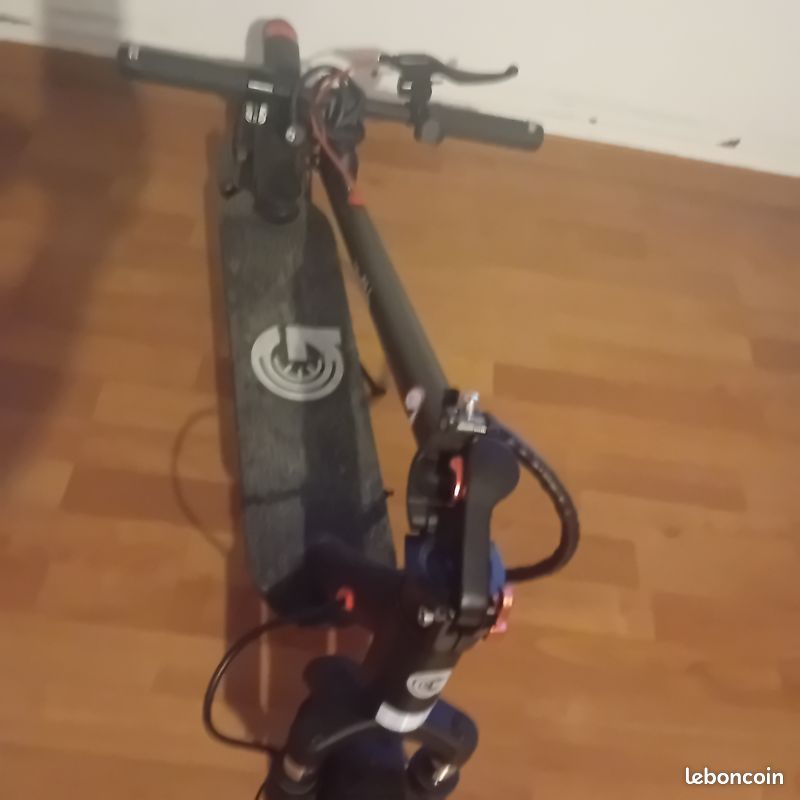 Trottinette électrique (image 1)