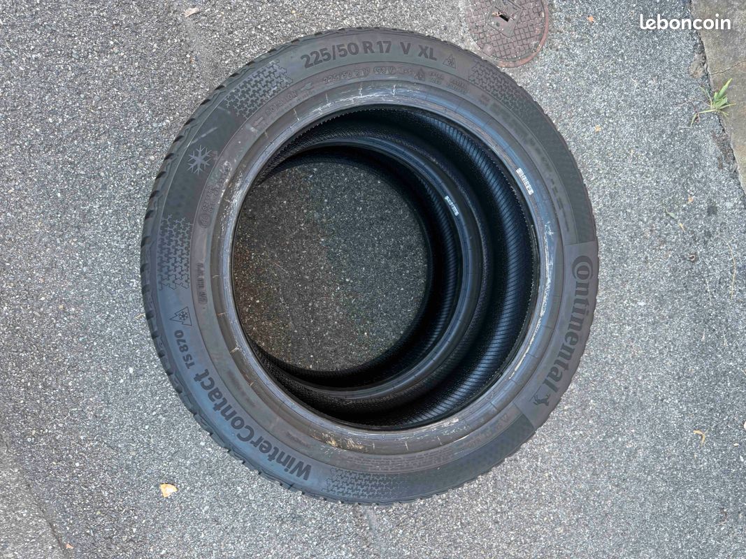 2 Pneus Continental 225/50/17 proche du neuf ❄️ (image 3)