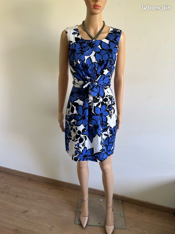 Robe bleue et blanche sans manches Anna Field taille 40 TBE
