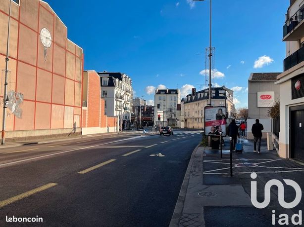Parking/box 10 m² COLOMBES