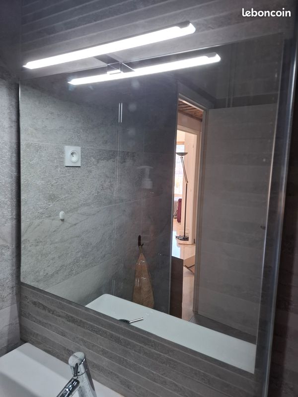 Miroir salle de bain et éclairage Led neuf 80x70 (image 4)