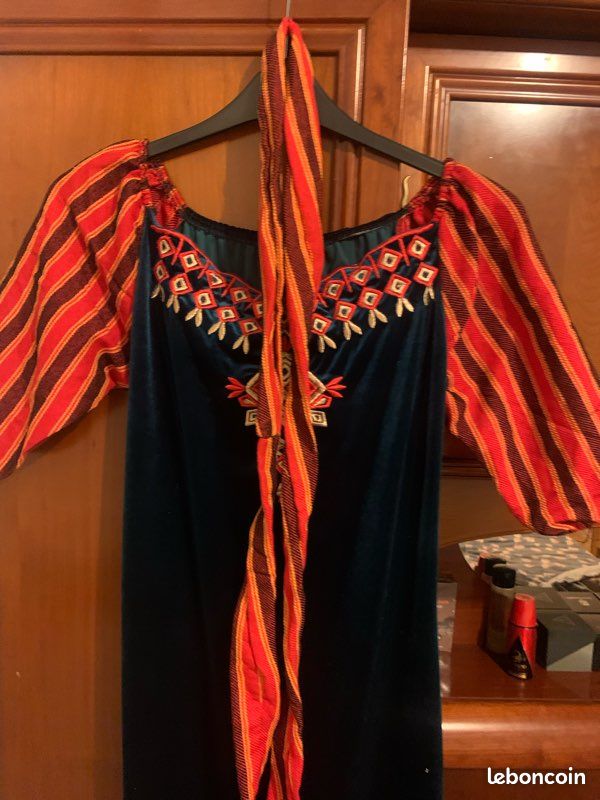 Tissus Kabyle Fouta Kabyle Robe Kabyle Femme Brodé ,en Velours