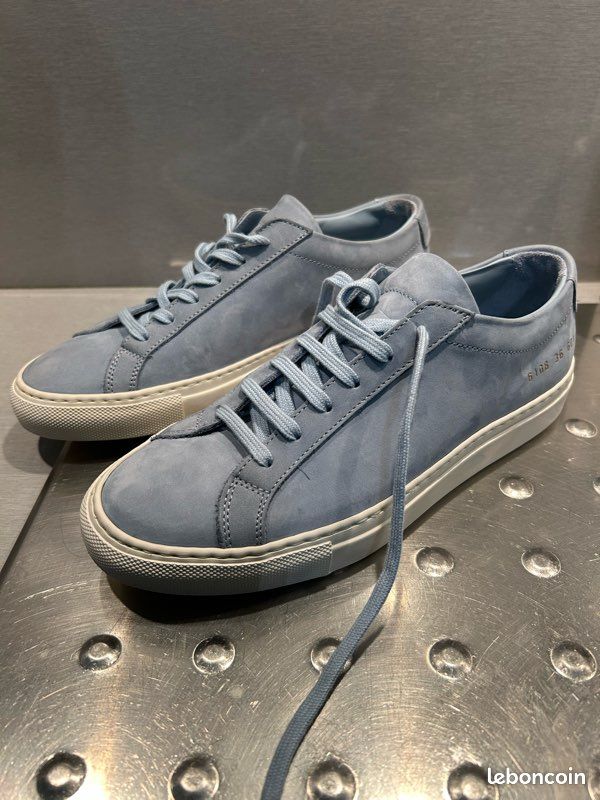 Baskets Common Projects Contrast Achilles en daim Femme poudre