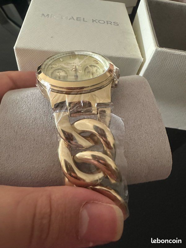 Montre Michael Kors doré (image 2)