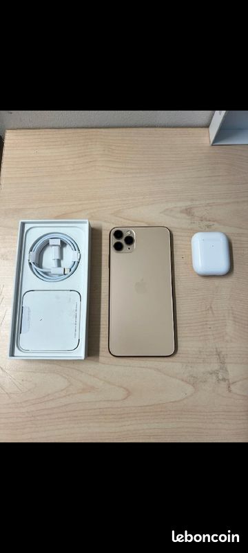 Iphone 11 pro max gold (image 2)