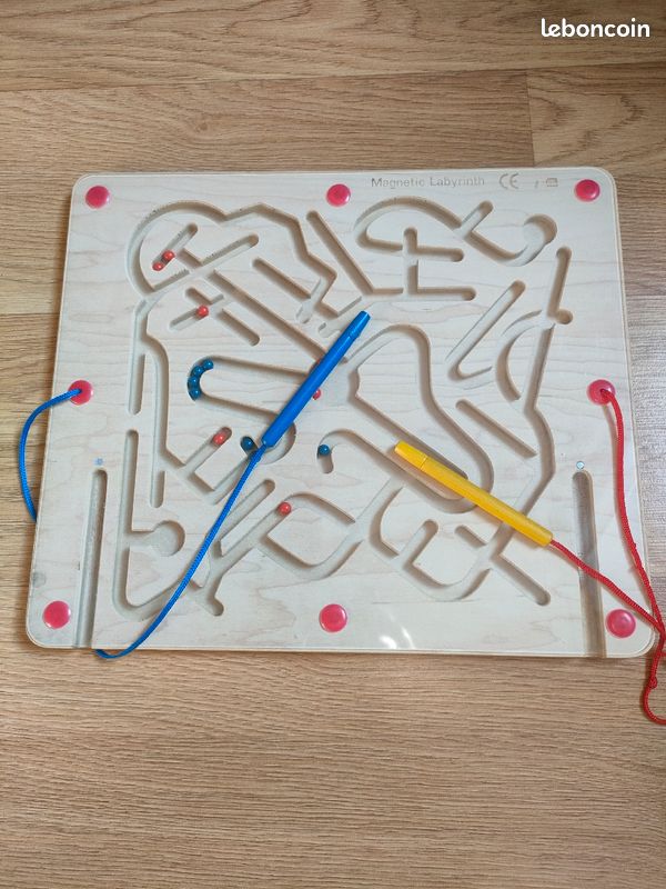 Labyrinthe magnétique en bois (image 2)
