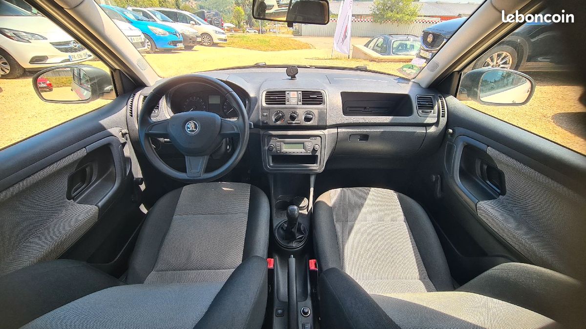 SKODA Fabia - 1.6 Tdi Active 90ch diesel (image 15)