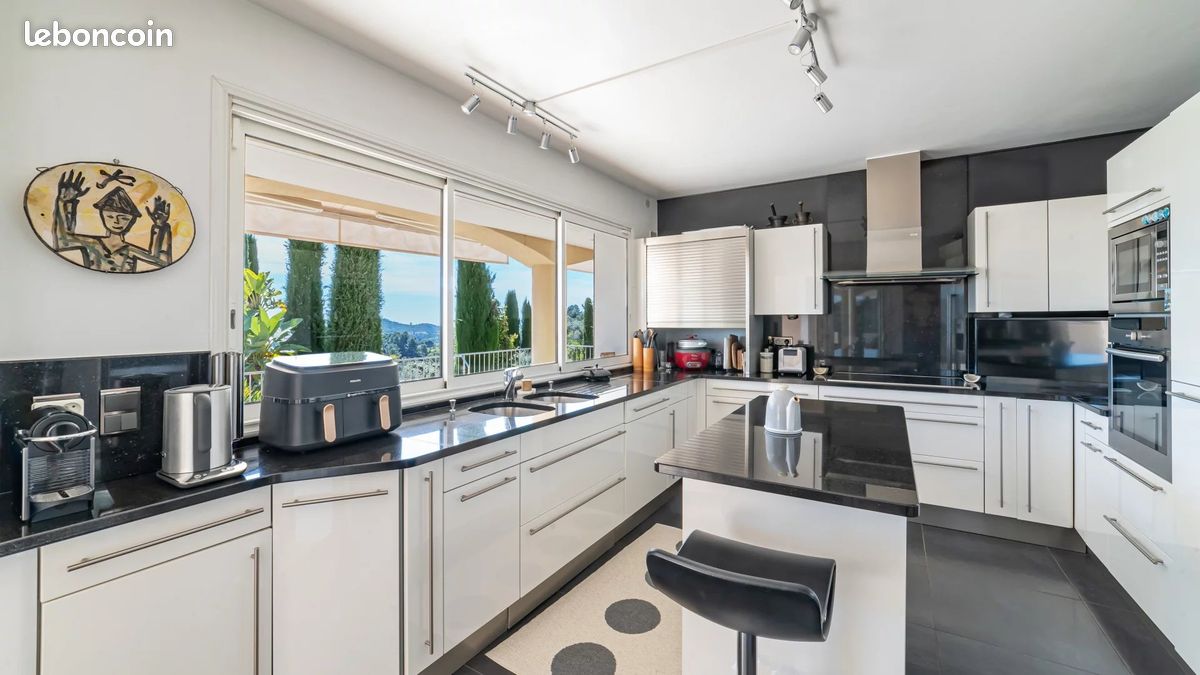 Maison 6 pièces 268 m² · à Mougins · 268 m² · 1 690 000 €
