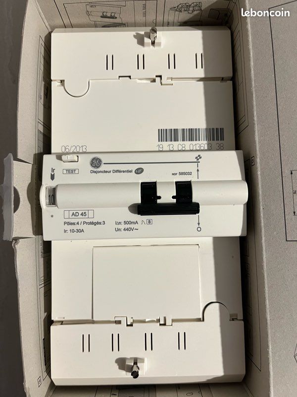 Disjoncteur différentiel GE 585032 500ma (image 1)