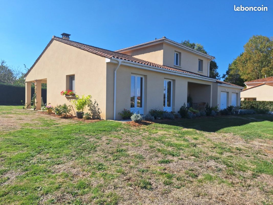 Maison 8 pièces 124 m² · à Massignac · 124 m² · 339 200 €