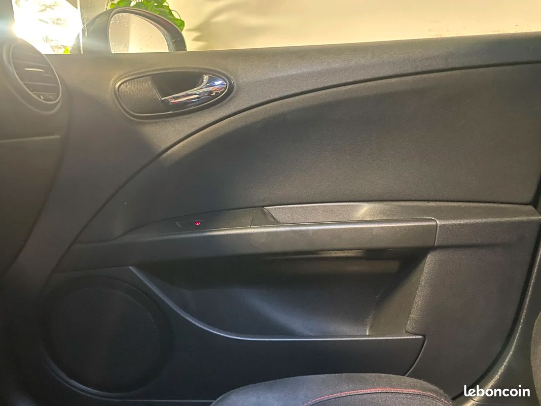 SEAT LEON 2.0 TFSI 240 Cupra TOIT OUVRANT (image 8)