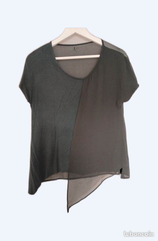T shirt (image 1)