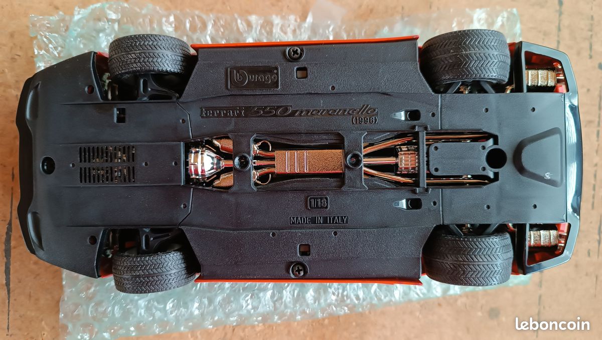 Bburago 1/18 - Ferrari 550 Maranello (1996) - FR