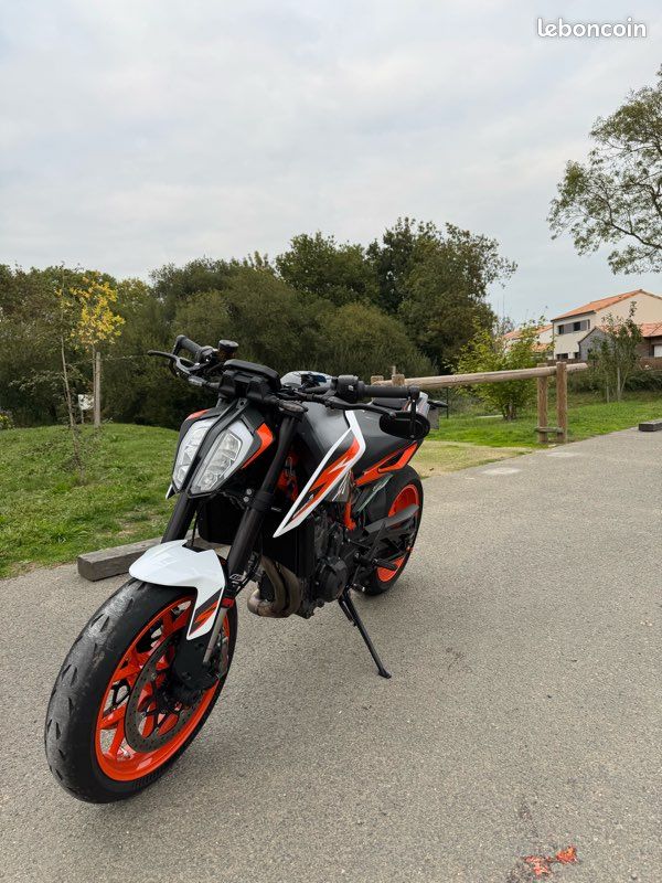 Ktm duke 890r (image 1)