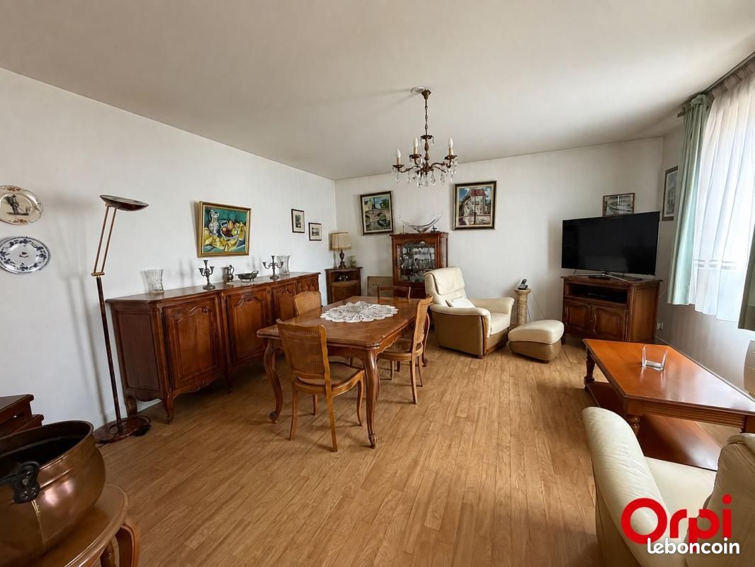 Appartement 3 pièces 71 m² · à Saint-Amand-Montrond · 71 m² · 85 500 €