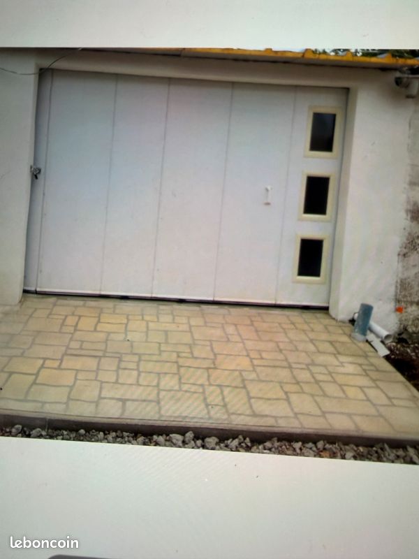 Garage · à Saint-Colomban · 21 000 €