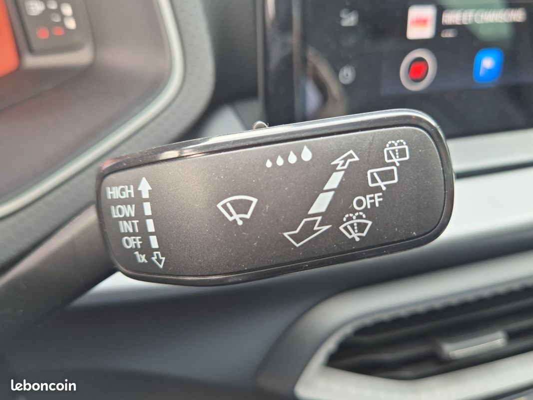 SEAT Arona 1.0 TSI 95 ch Start/Stop BVM5 FR (image 26)