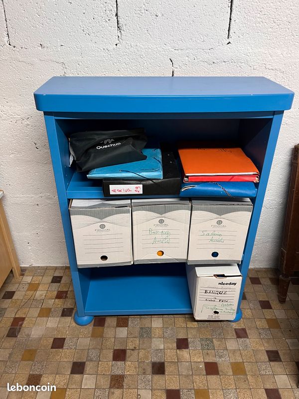 Étagère bleue chambre enfant (image 1)