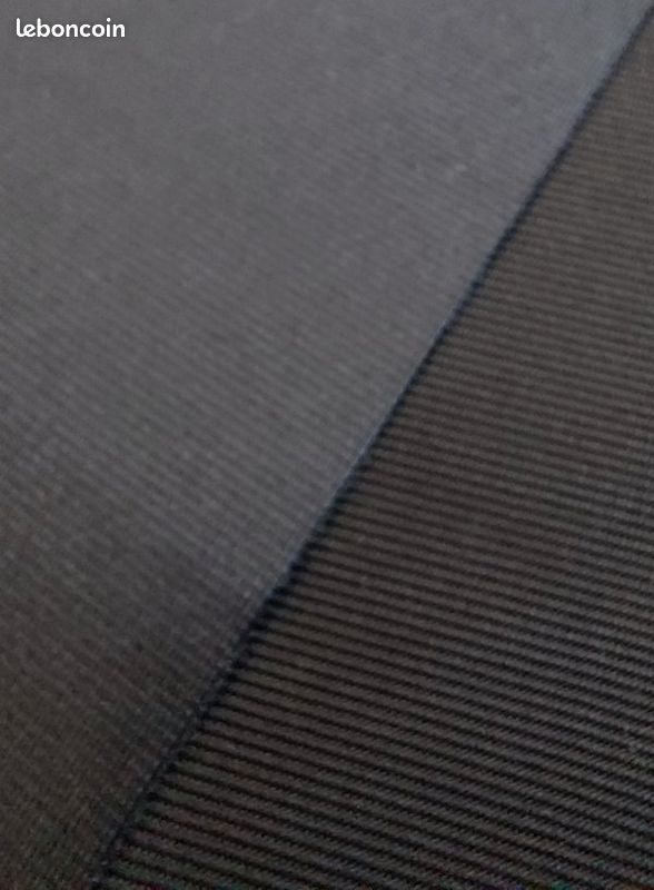 Coupon de tissu noir, épais extensible, 113 x106cm et chute (image 5)
