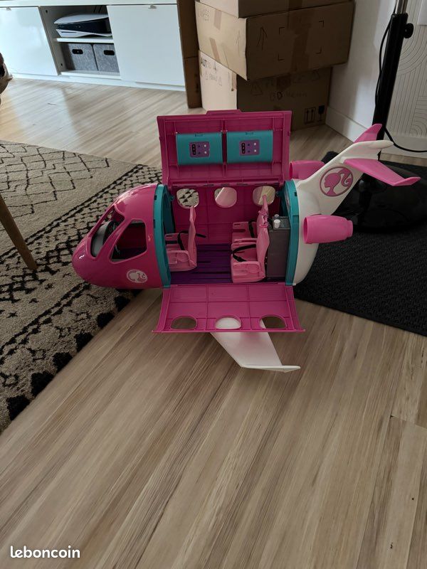 Lot Barbie & LOL Surprise : Avion, Voiture, Dressing, Poupées (image 2)