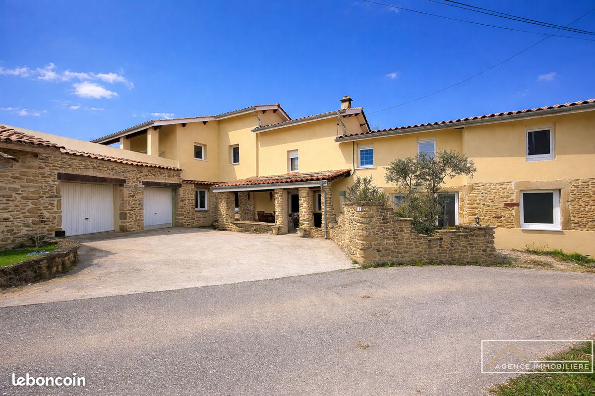 Maison 5 pièces 216 m² · à Saint-Romain-de-Surieu · 216 m² · 395 000 €