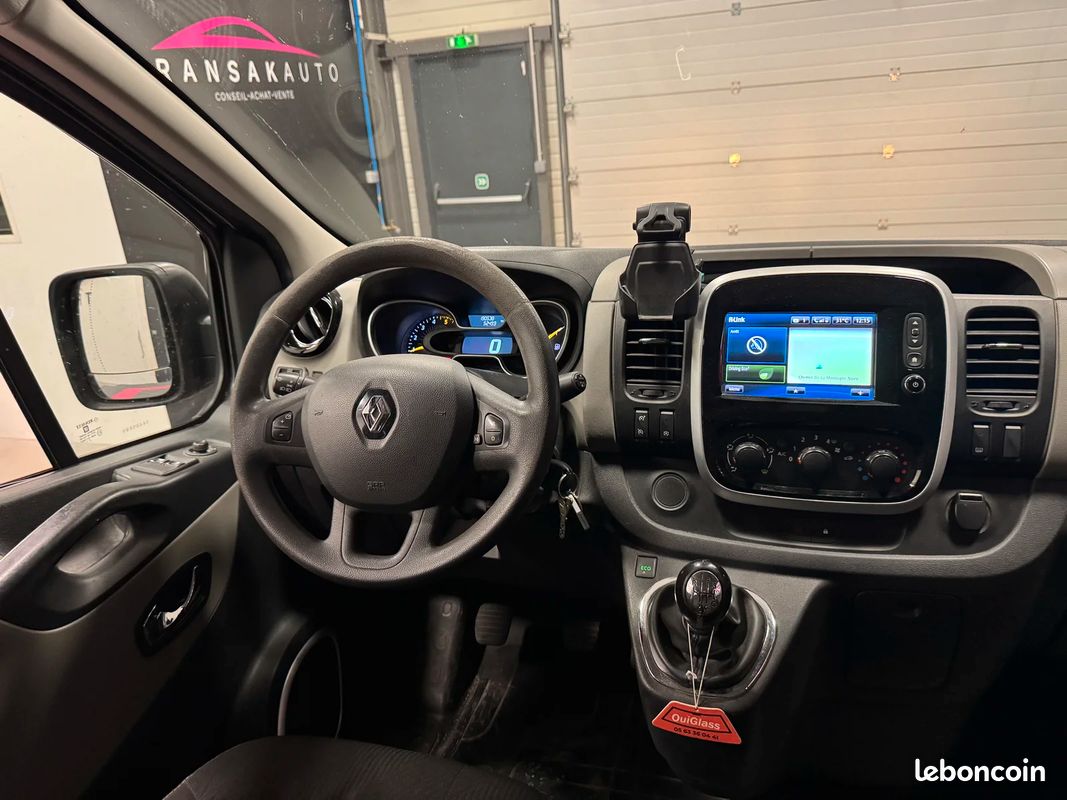 Renault TRAFIC 6 PLACES 140CH + Moteur à Chaine + Entretien OK (image 17)