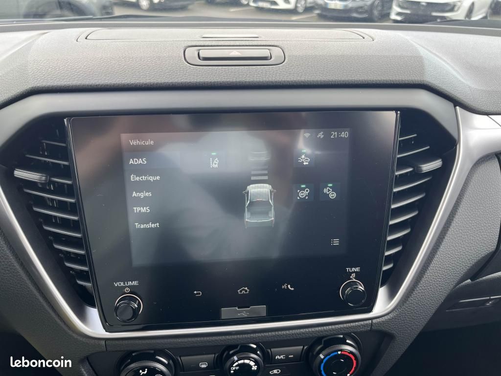 ISUZU D-MAX * 33 325 HT* SPACE EVOLUTION 2.2 DMS M/T 4x4 MY2026 Euro6e-bis (image 15)