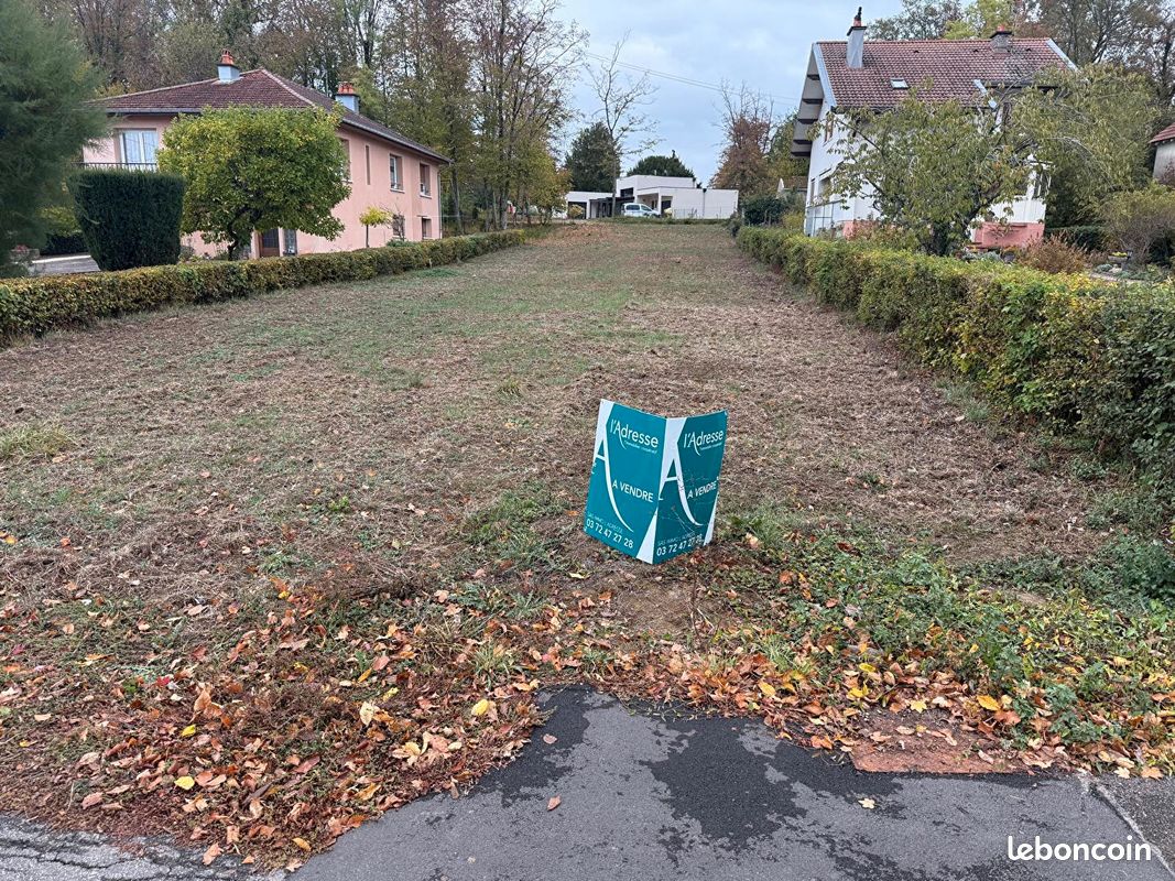 Terrain 979 m² · à Mirecourt · 979 m² · 47 000 €