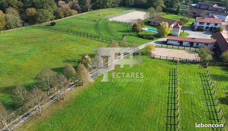 Propriété 7 pièces 306 m²