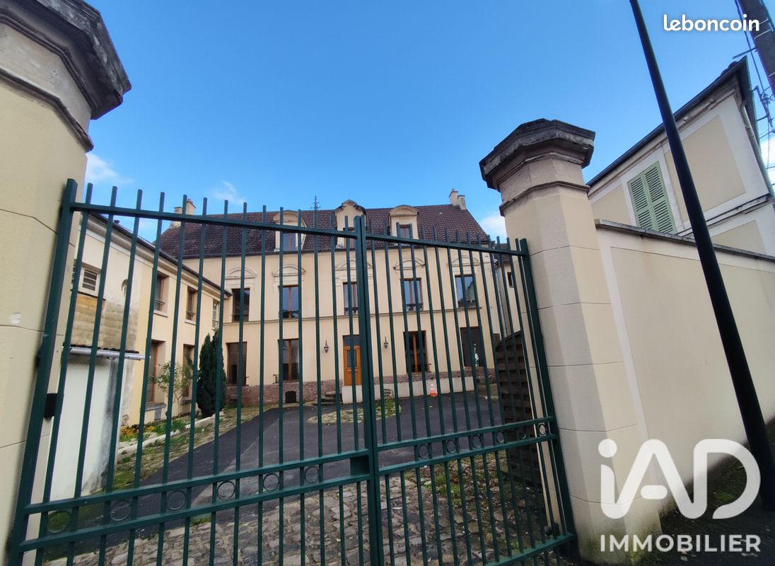 Immeuble 518 m² · à Écouen · 518 m² · 920 000 €