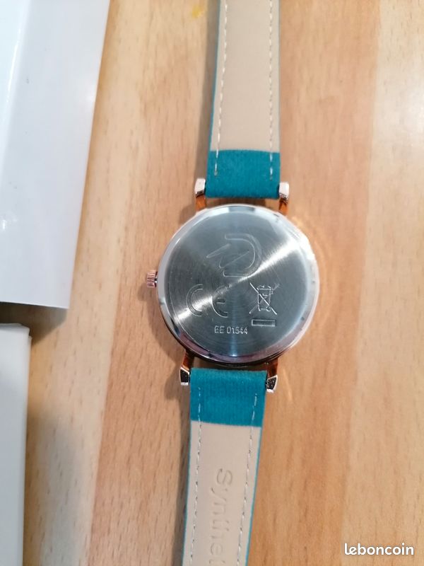 Montre Rodier mécanique neuve, jamais portée, avec sa boîte, 32mm de diamètre (image 2)