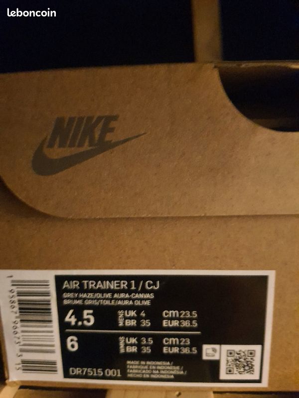 Air trainer nike travis scott Taille 36,5 neuf (image 3)